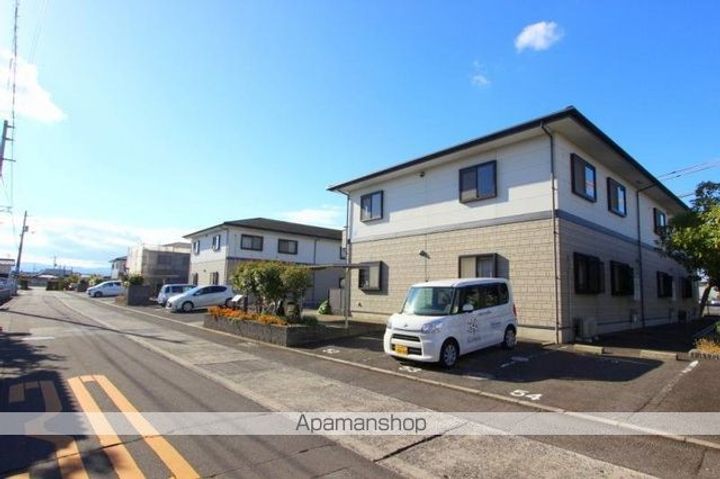 香川県高松市春日町の賃貸アパートの外観