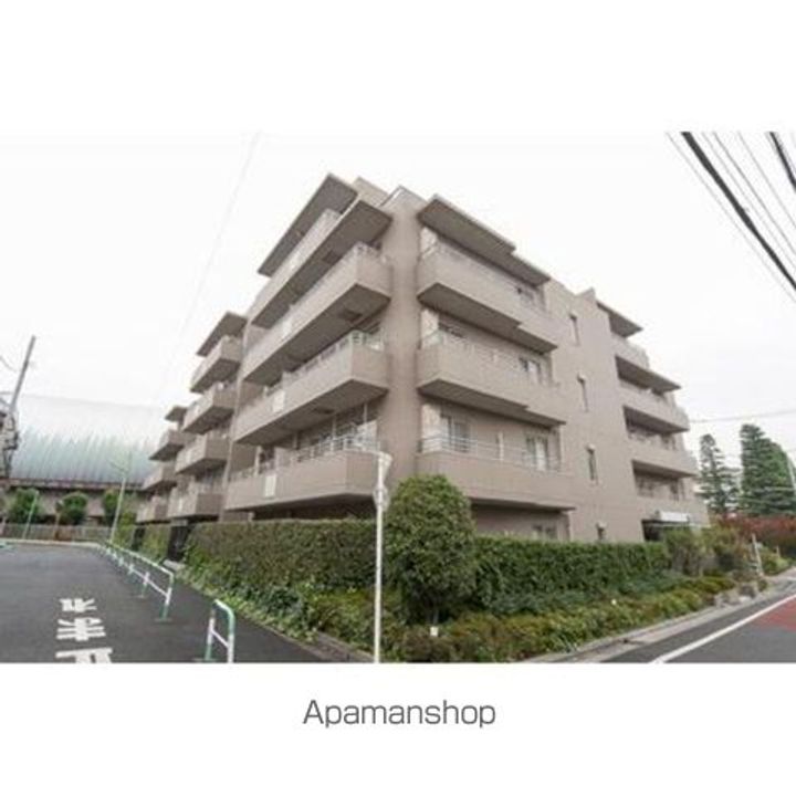 東京都世田谷区船橋3丁目の賃貸マンションの外観