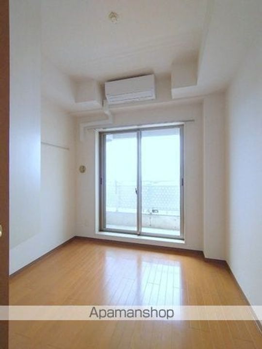神奈川県川崎市宮前区鷺沼3丁目の賃貸マンションの居間