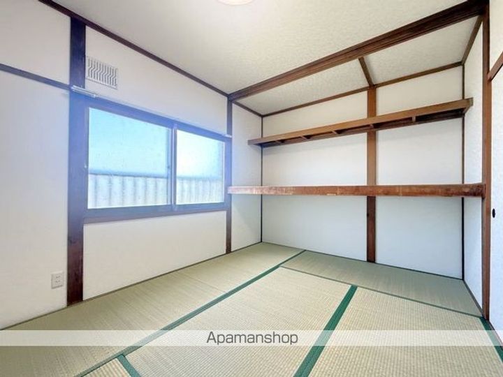 赤川1丁目6番一棟二戸右の内装