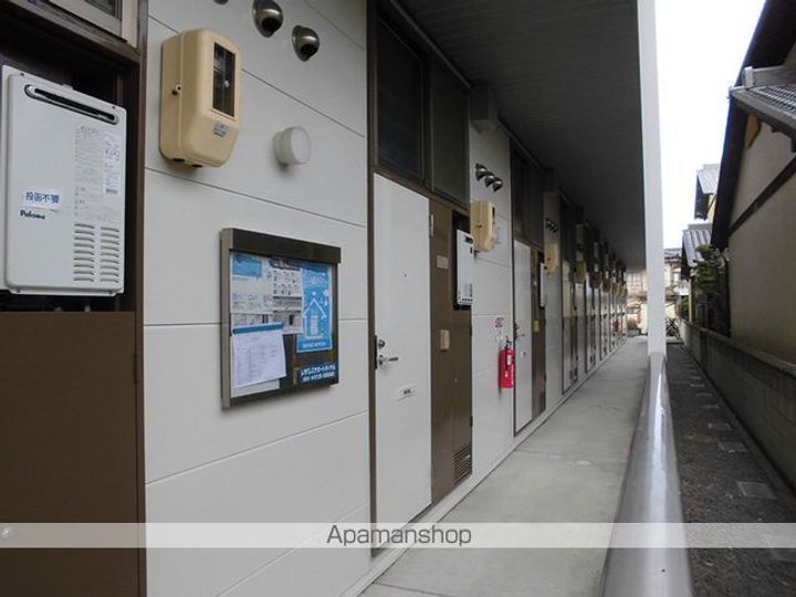 レオパレス坂出105の玄関