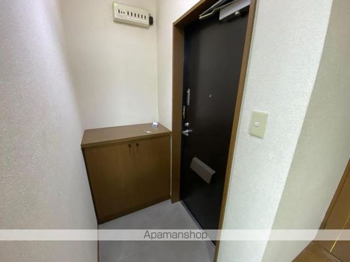 香川県高松市小村町の賃貸アパートの玄関