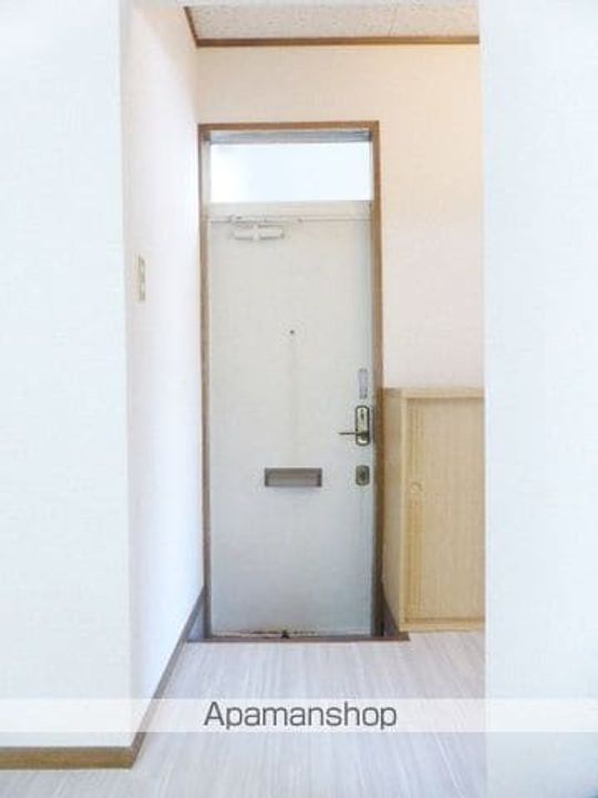 ハイツバンボ103の玄関