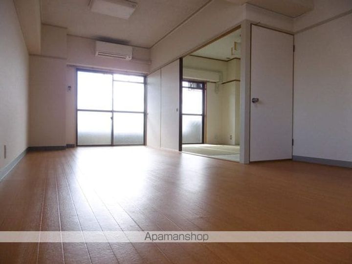 斎藤マンションの居間