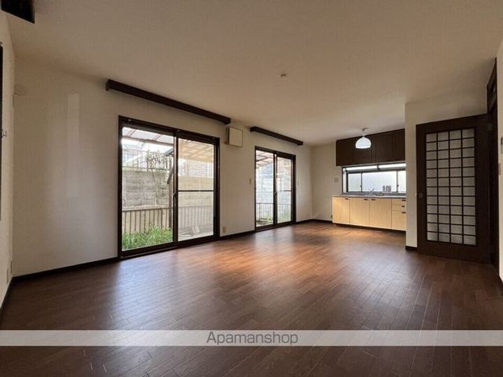 滋賀県甲賀市水口町山(一戸建)の賃貸物件戸建ての居間