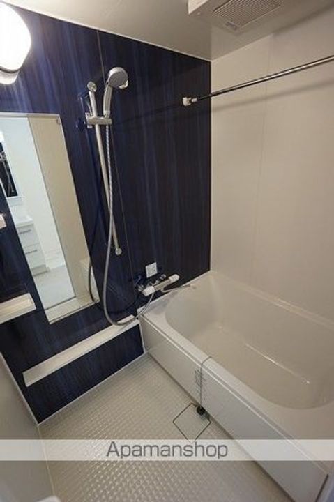 アヴェニール屋形町503の風呂