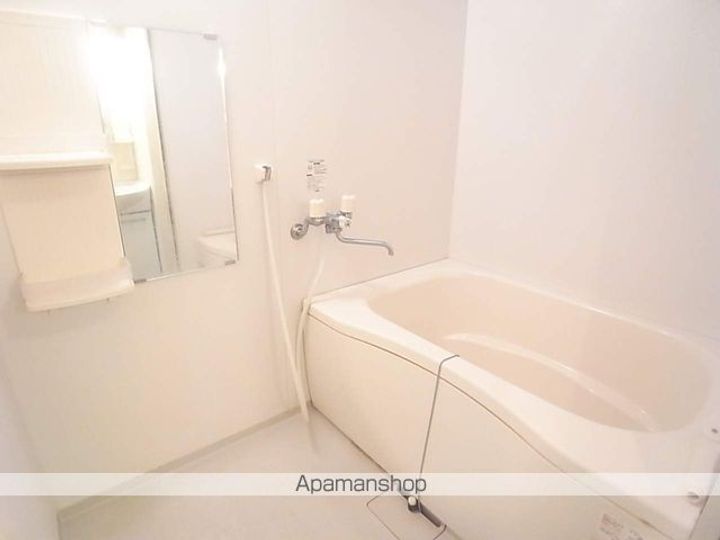 ラ・シエスト108号室の風呂