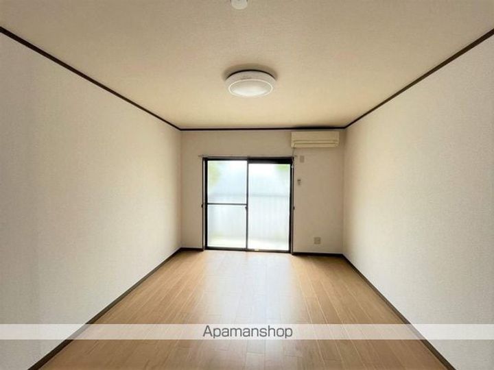 福島県郡山市島1丁目の賃貸アパートの居間