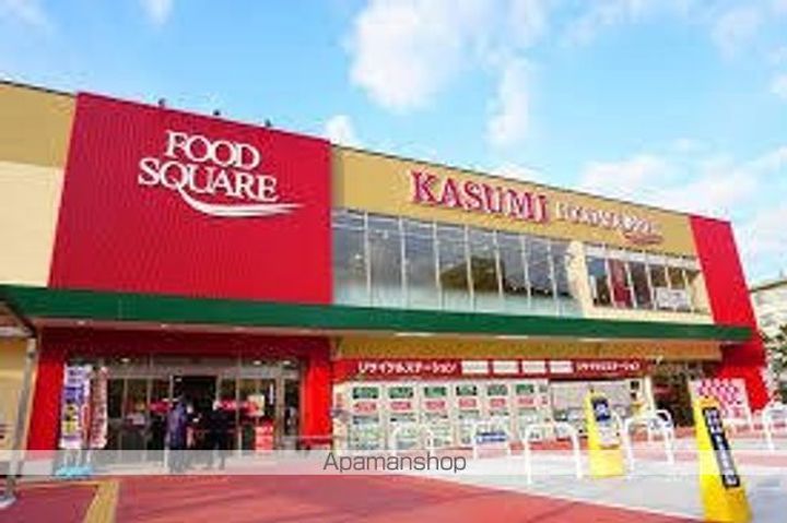 エスカレーズの周辺