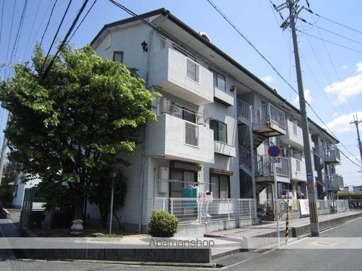 ロイヤルウイングB棟107の外観