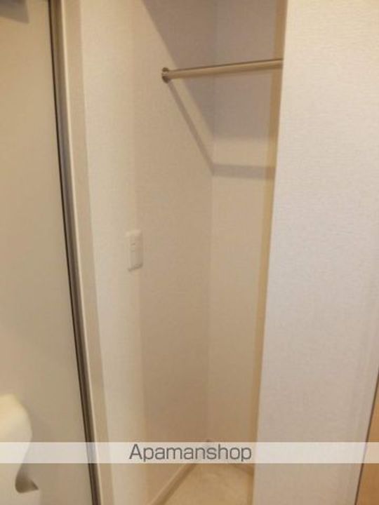 東京都昭島市緑町1丁目の賃貸アパートの内装