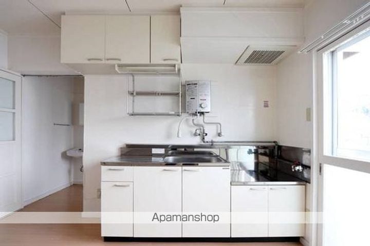 ビレッジハウス柴宿2号棟101のキッチン