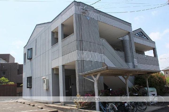 香川県高松市屋島西町の賃貸アパートの外観