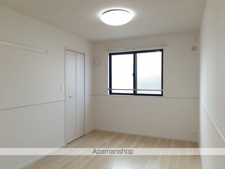 グラン ビレッジ ウー Ⅲの居間