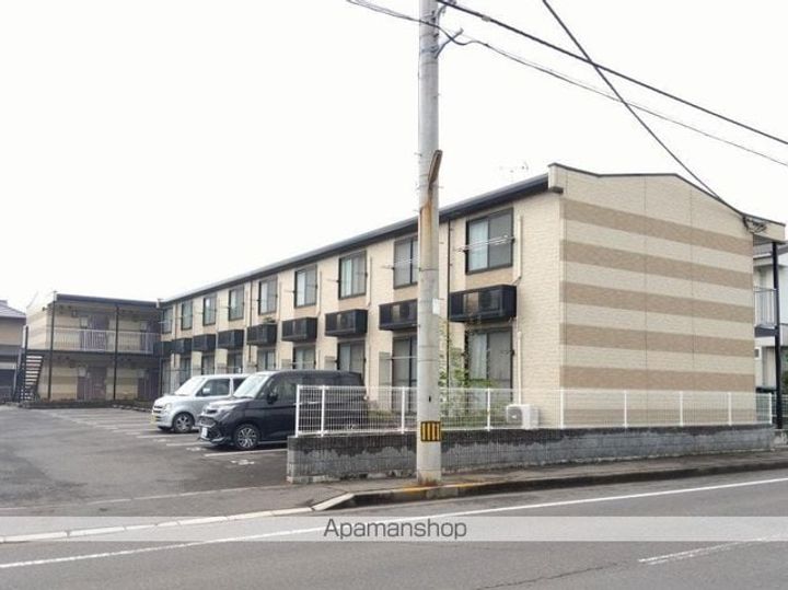 香川県坂出市久米町1丁目の賃貸アパートの外観