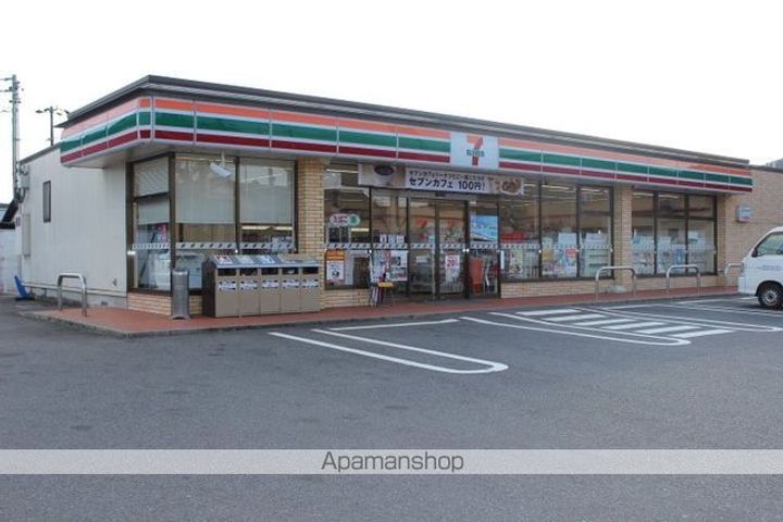コムフォルト2003の周辺