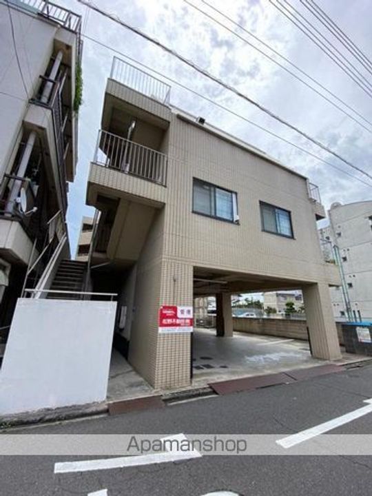 エクセル栗林の外観