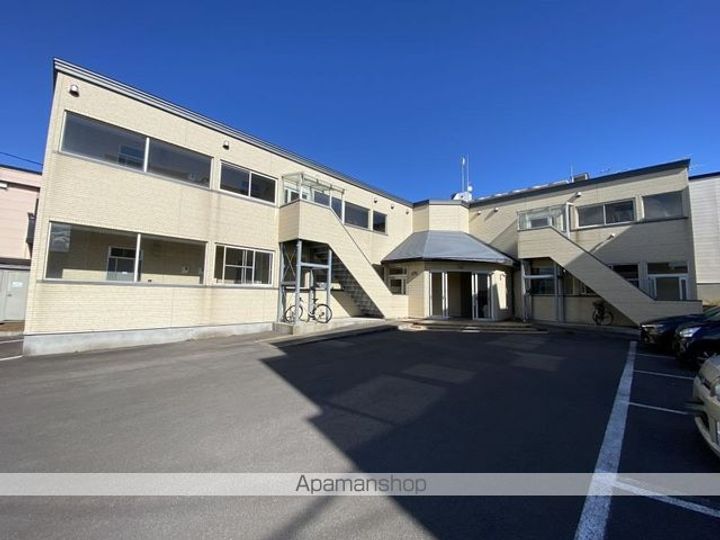 赤とんぼの外観