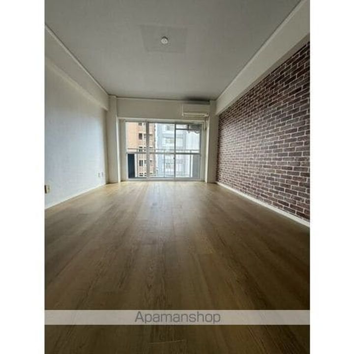 愛知県名古屋市東区徳川1丁目の賃貸マンションの居間