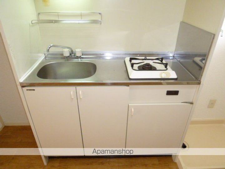 滋賀県草津市野路東5丁目の賃貸アパートのキッチン