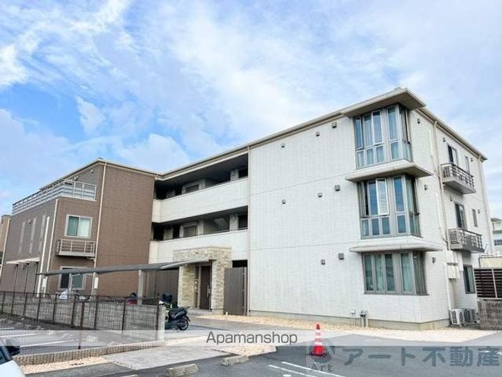 レジュ ノワール・の外観