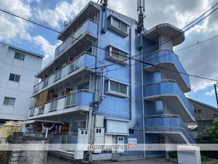 香川県高松市仏生山町甲の賃貸マンションの外観