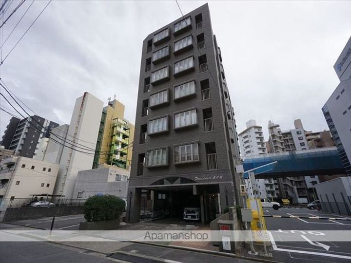 愛知県名古屋市東区東片端町の賃貸マンションの外観