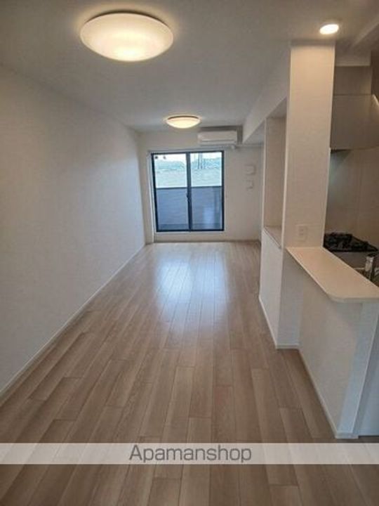 ウェル アイランドKーⅢの居間