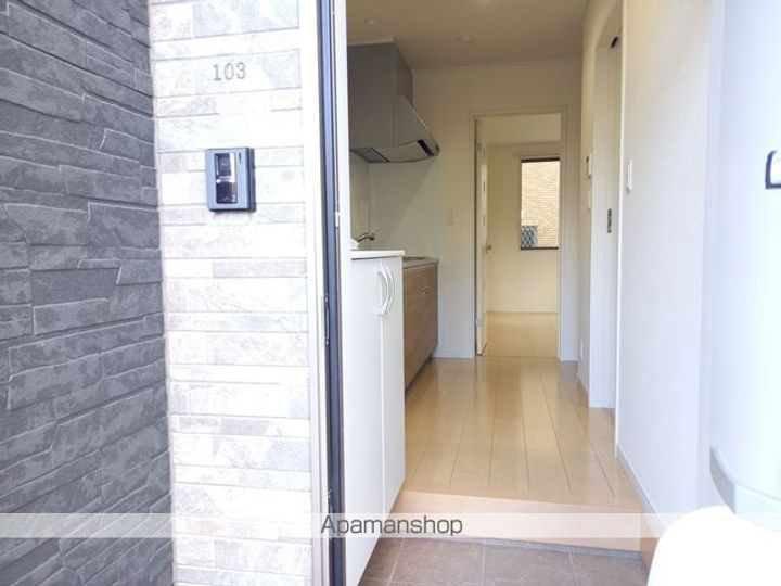 アッセンブル103の玄関