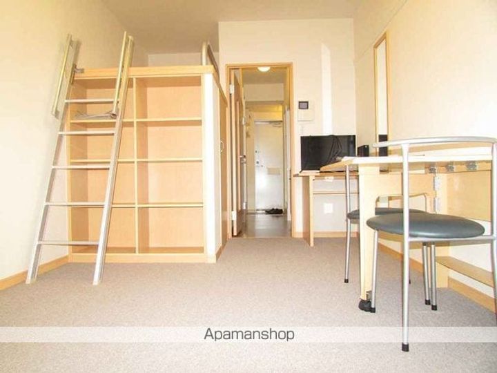 レオパレス南一番304の居間