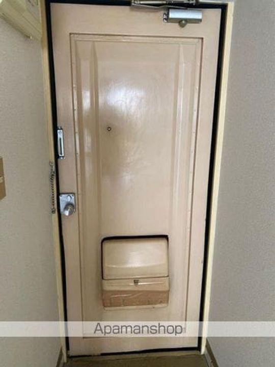 岩清尾マンションの内装