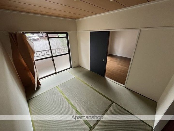 愛知県一宮市赤見4丁目の賃貸マンションの内装