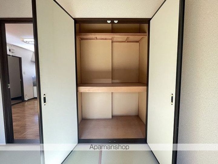 フレグランスすわA棟102の内装