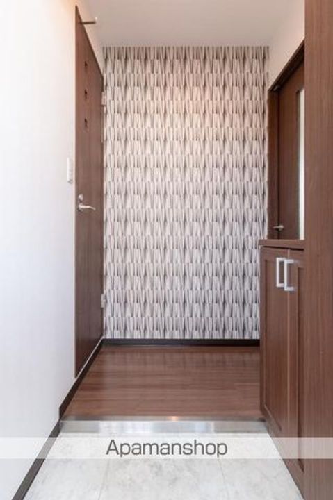 プレシャスタイム亀井町502の玄関