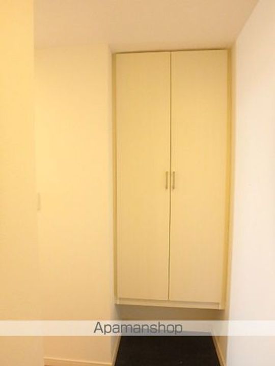 ラクレイス西新レジデンシャルタワーの玄関