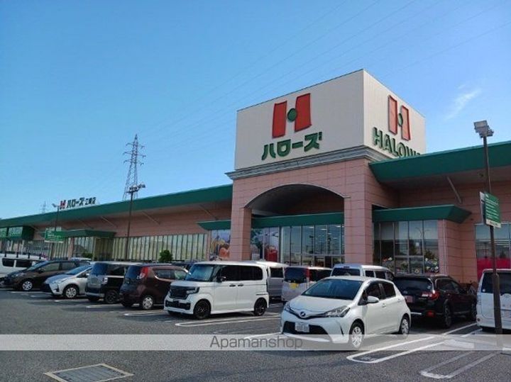 カーサフォルツァの周辺