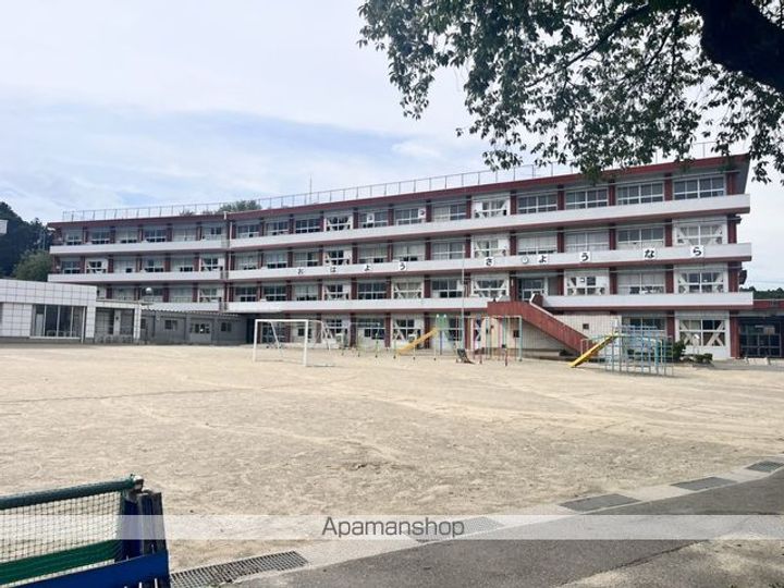 麗(うらら)の周辺