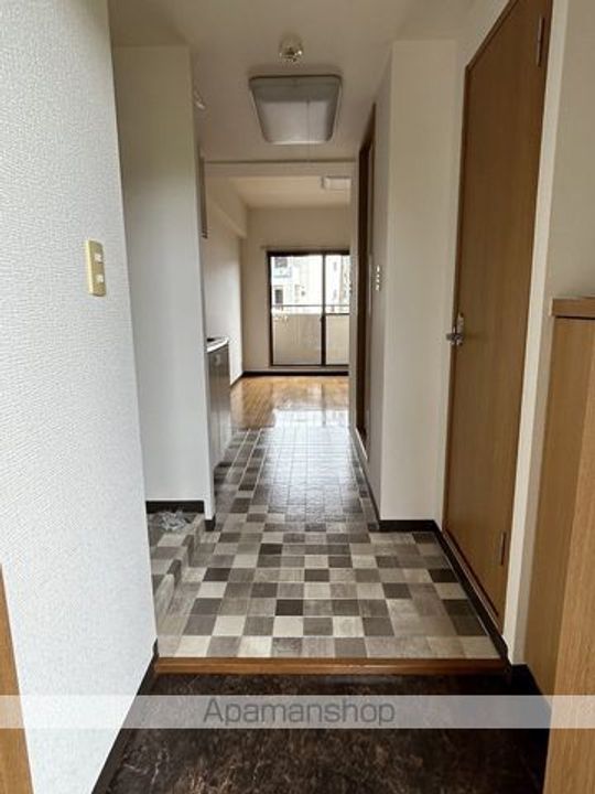 ヴィラ森林公園305の玄関