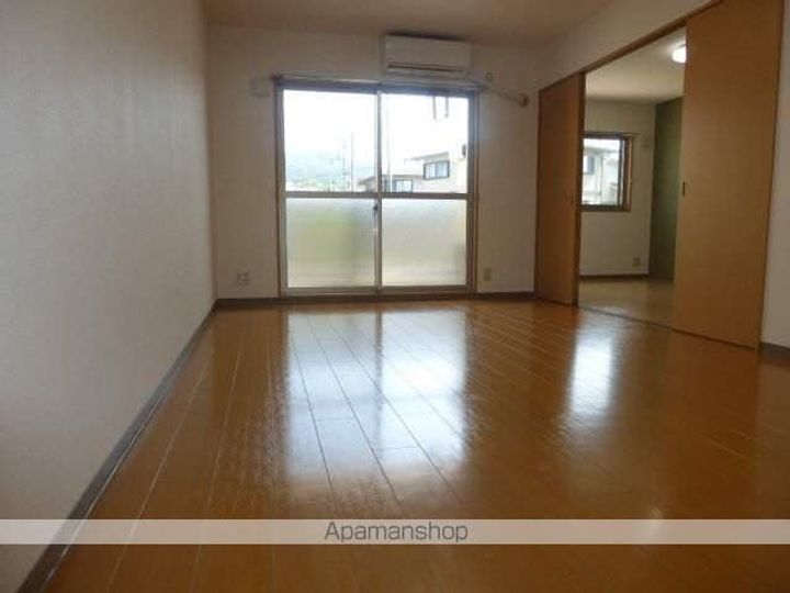 ハートフルマンションVENEREの居間