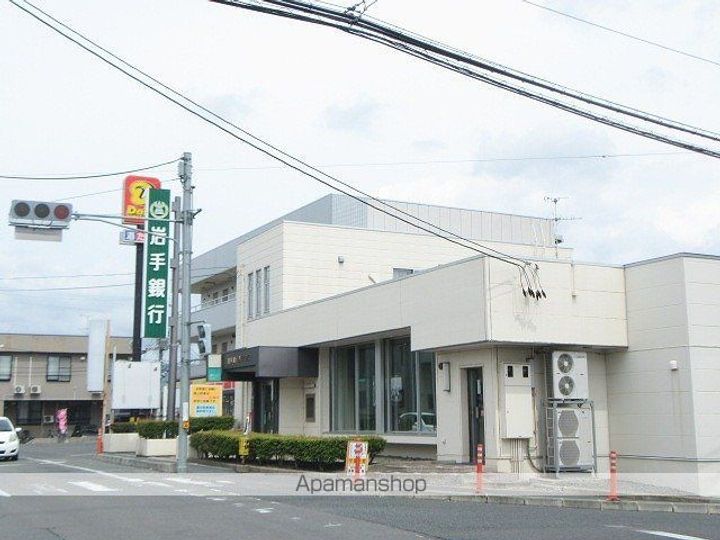 パルジュネスの周辺