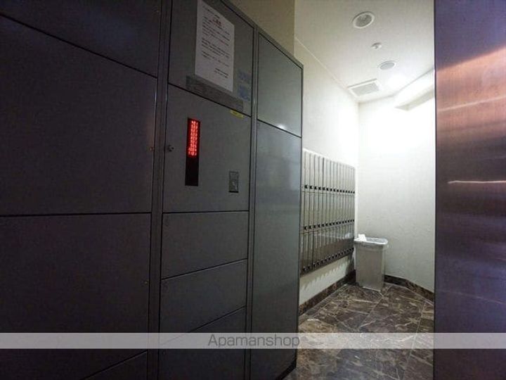 愛知県名古屋市東区泉3丁目の賃貸マンションの外観