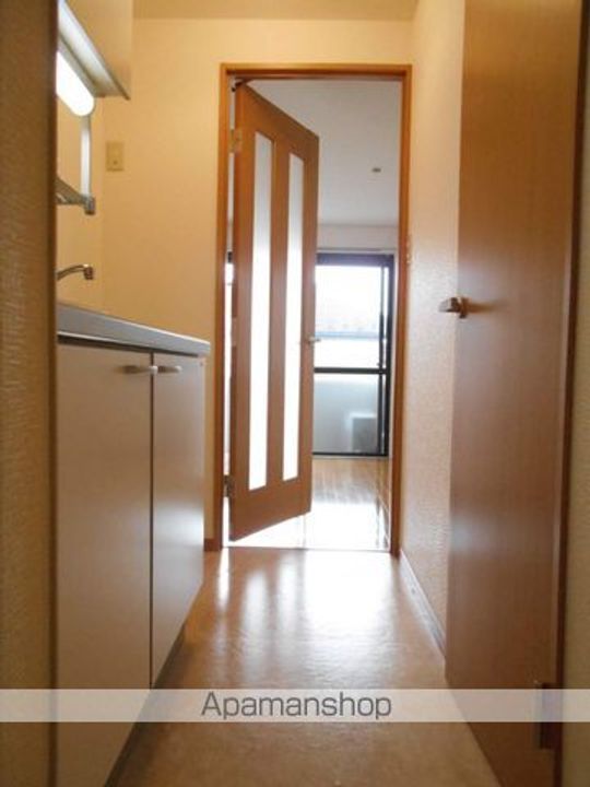 東京都日野市神明1丁目の賃貸アパートの内装