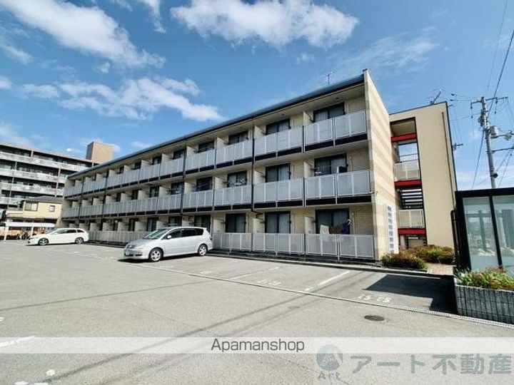 レオパレスグランドカメリアⅥ107の外観