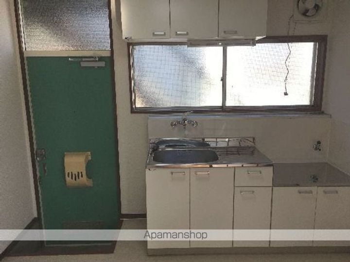 柏コーポ101の玄関