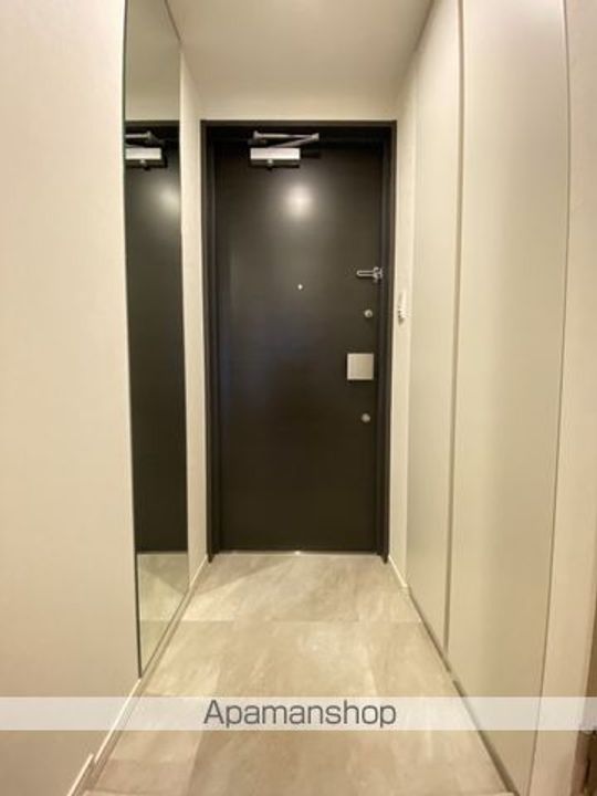 シーズンフラッツ上杉の玄関