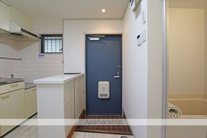 福島県郡山市桜木2丁目の賃貸マンションの玄関