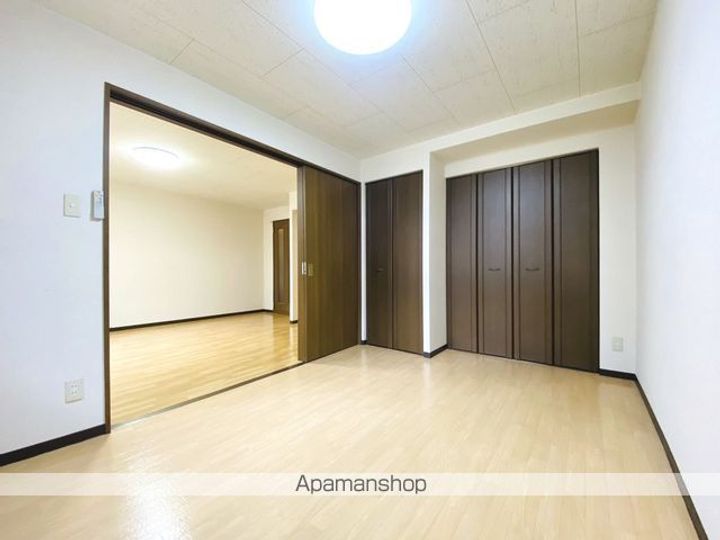 リベア的場の内装