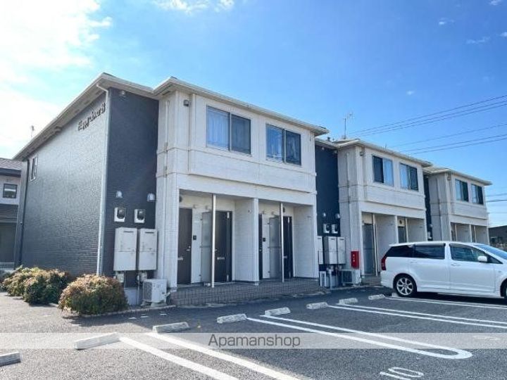ハッピークローバーB棟の外観