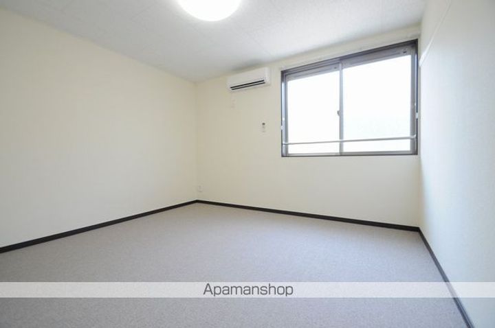 レオネクストクレストタウンCの居間