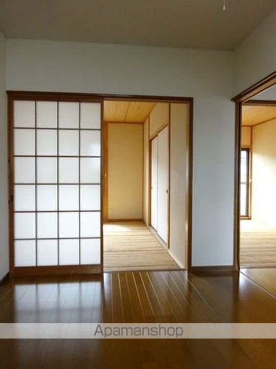 コーポHATTORI202の居間